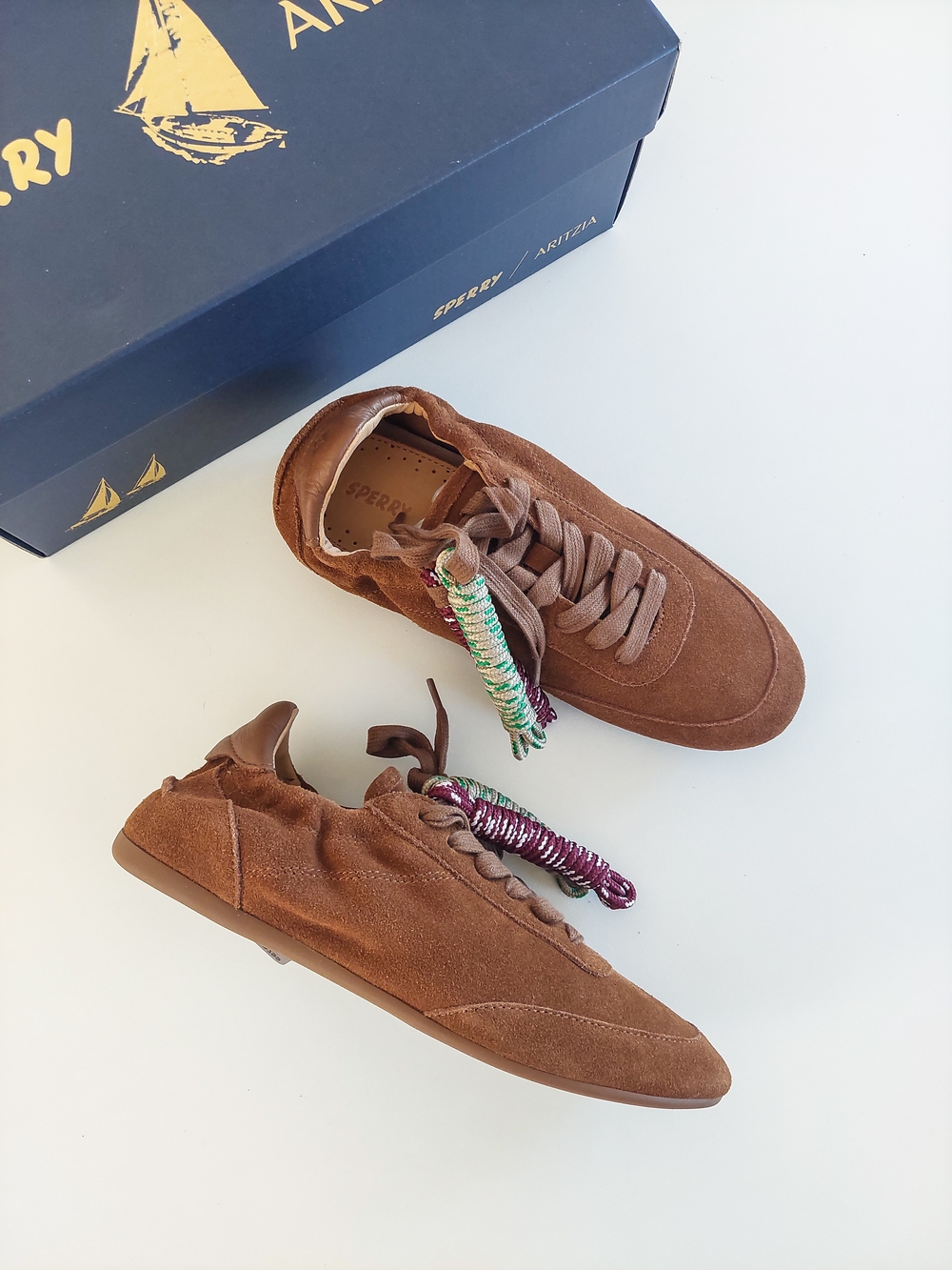 Aritzia Sperry Suede Sneakers Women's US 6 Slim Leather Brown Lace-Up Shoes